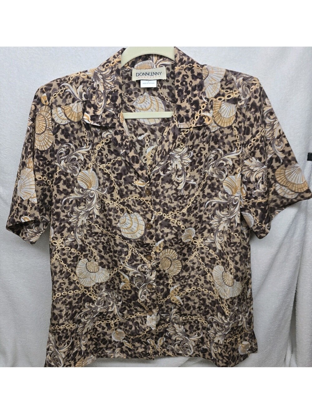 DONNKENNY Women's Medium Short Sleeve Blouse Button Up Shoulder Pads Seashells